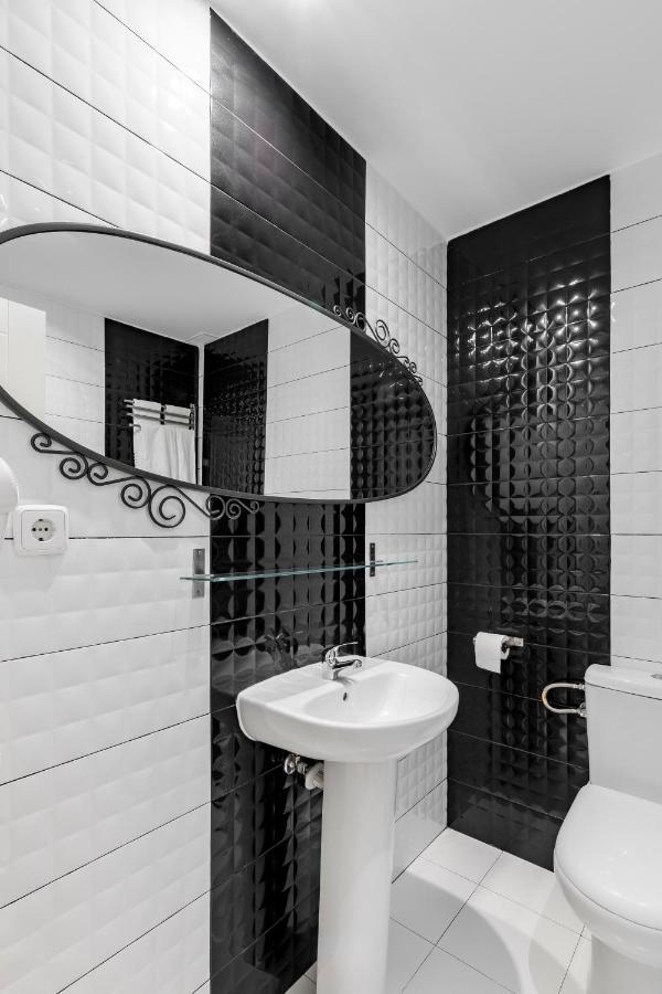 Hostal Los Angeles Мадрид Экстерьер фото
