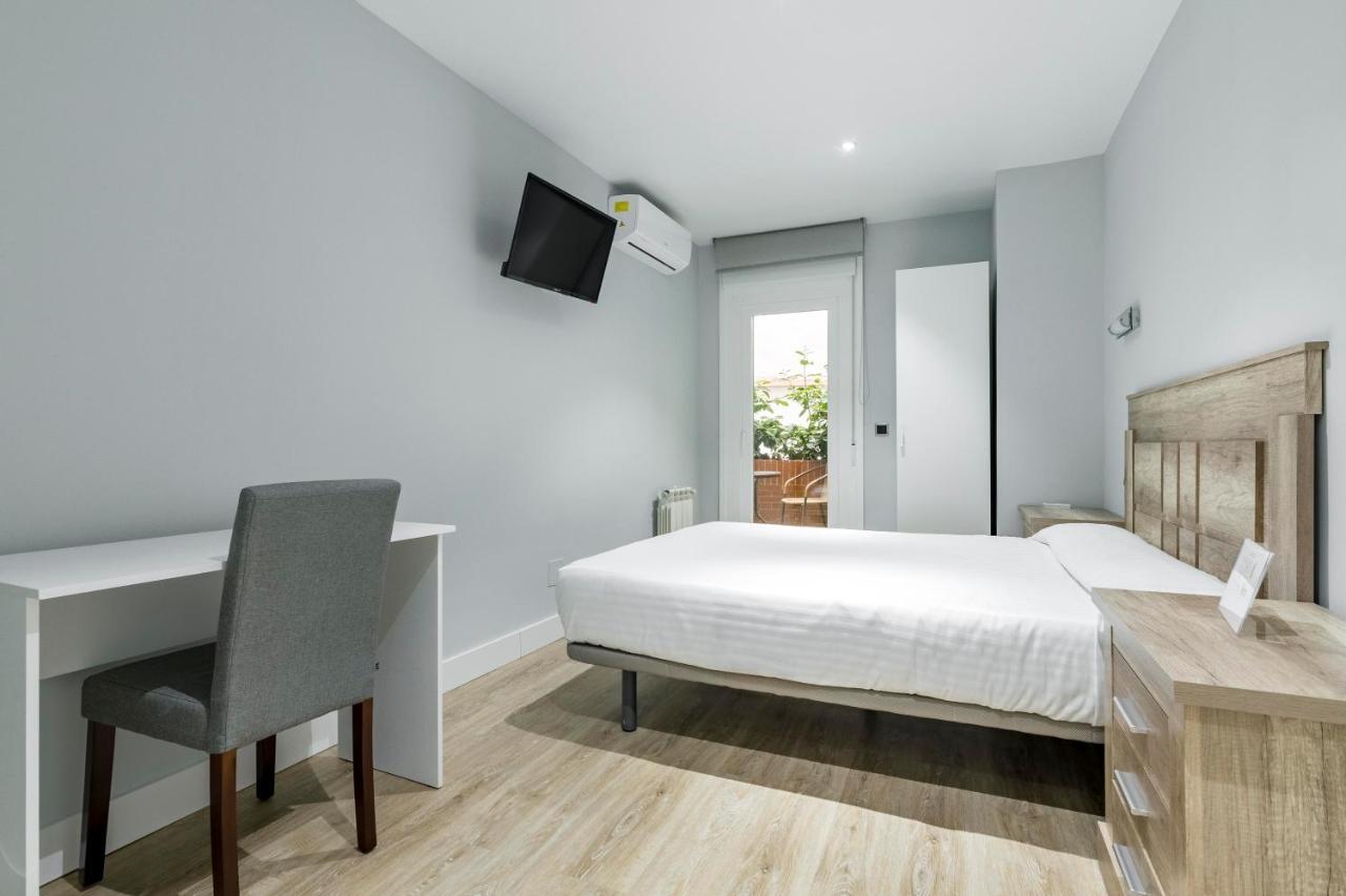 Hostal Los Angeles Мадрид Экстерьер фото