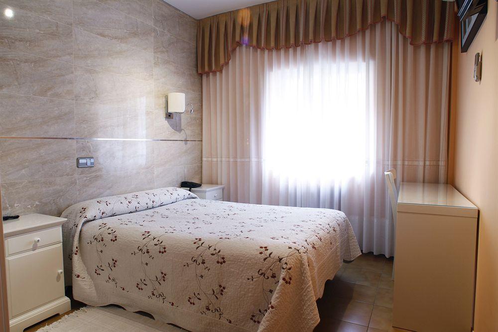 Hostal Los Angeles Мадрид Экстерьер фото