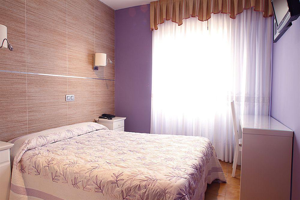 Hostal Los Angeles Мадрид Экстерьер фото