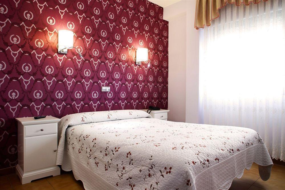 Hostal Los Angeles Мадрид Экстерьер фото