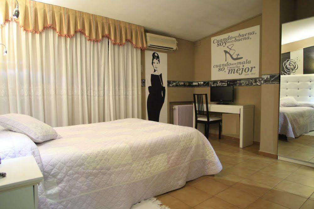 Hostal Los Angeles Мадрид Экстерьер фото